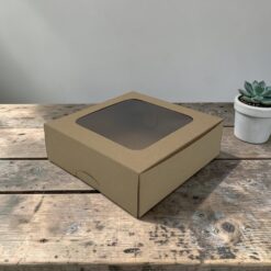 กล่องชิฟฟ่อน / บราวนี่ กระดาษคราฟท์น้ำตาล แพค10ใบ(0583) ขนาด15x15x5 ซม.