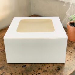 กล่องสแน็ค/เค้กครึ่งปอนด์ ขาวล้วน แพค10ใบ(0699) ขนาด15x15x7.5 ซม.