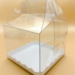 กล่องเค้กใสครึ่งปอนด์ มีหูหิ้วพร้อมฐานรอง ขนาด 15x15x12 ซม.(1ชิ้น/แพค) 2553